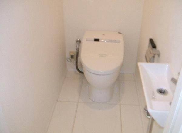 東急東横線 代官山駅 徒歩13分 10階建 築21年のトイレ写真