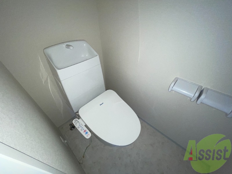 トイレ　トイレは温水洗浄便座が付いていてうれしいですね。