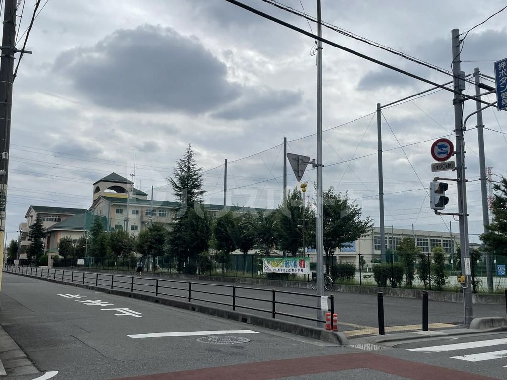 小学校　さいたま市立辻南小学校（小学校）まで860m
