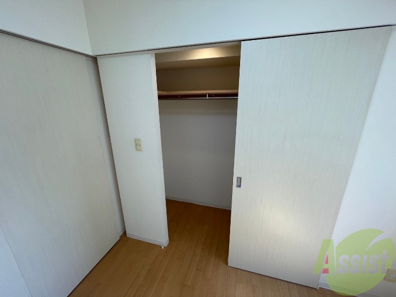 収納　寝室にあったクローゼット。荷物がたくさんあっても大丈夫。