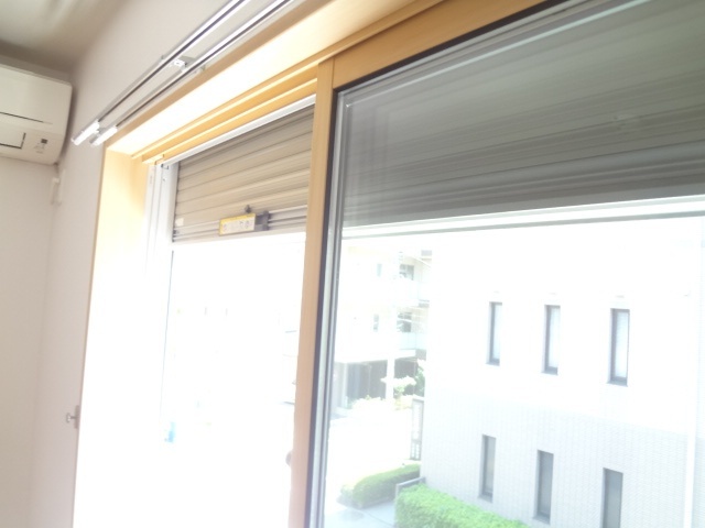 セキュリティ　防犯シャッター完備