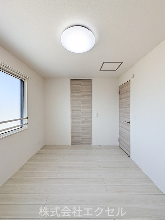 その他部屋・スペース　収納付きの洋室2部屋です。