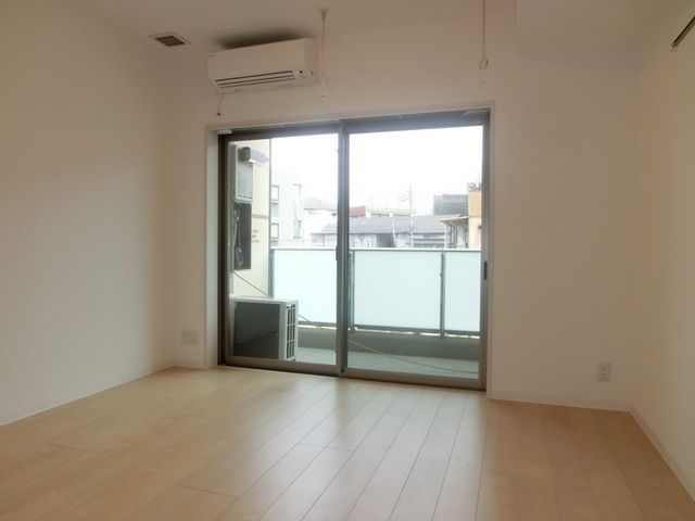 その他部屋・スペース　明るい室内です　エアコン照明付き