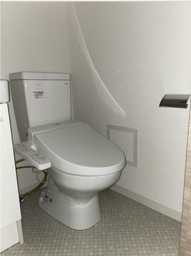 トイレ　ウォシュレット付きが嬉しいトイレです。