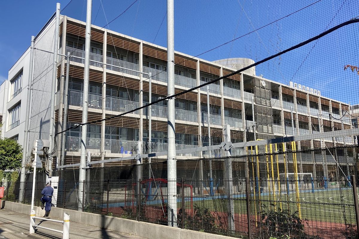 小学校　第二延山小学校（小学校）まで475m