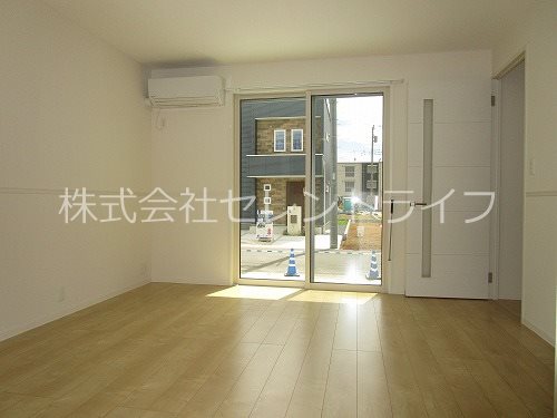ドムス学園の森の居間写真