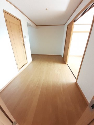 居室・リビング　こちらのリビングで趣味の時間をお楽しみください