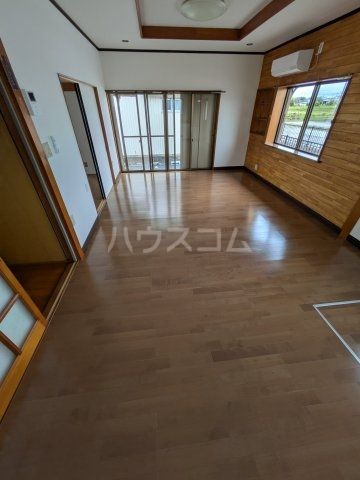 立花戸建の居間写真