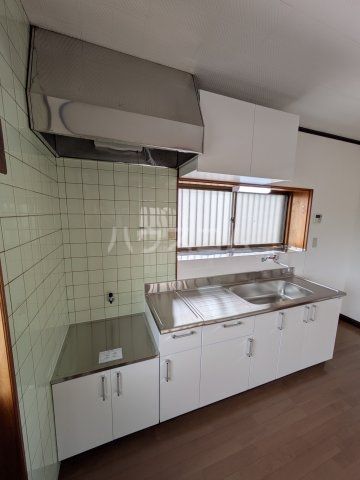 立花戸建のキッチン写真