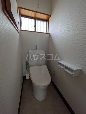 立花戸建のトイレ写真