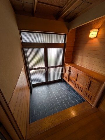 立花戸建の玄関写真