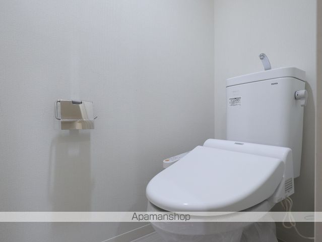地下鉄東山線 千種駅 徒歩3分 10階建 築12年のトイレ写真