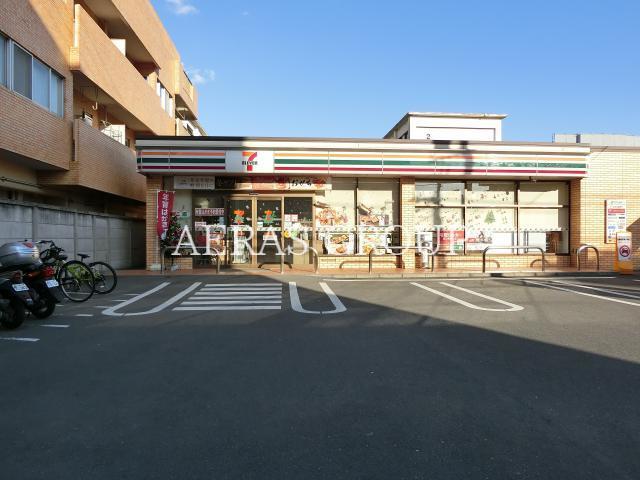 コンビニ　セブンイレブン大田区西蒲田2丁目店（コンビニ）まで129m