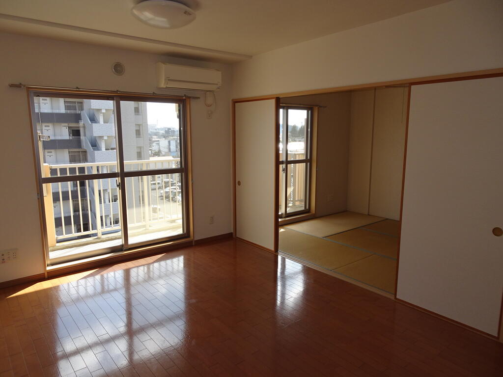 マロニエハイツ陽北A棟の居間写真
