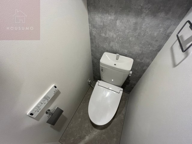 フォーリアライズ大阪エレナのトイレ写真