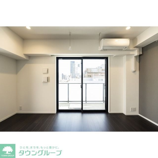 LIBR GRANT 四谷三丁目の居間写真