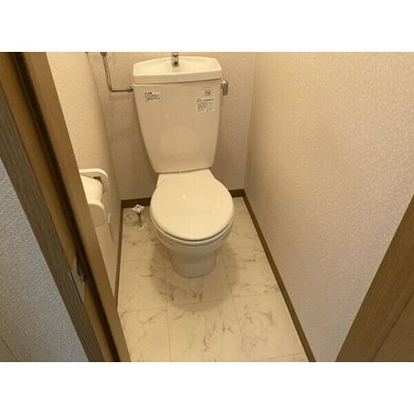 ＪＲ函館本線 発寒駅 徒歩8分 2階建 築21年のトイレ写真