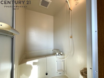 バス・シャワールーム　シンプルで機能的なユニットバスです！