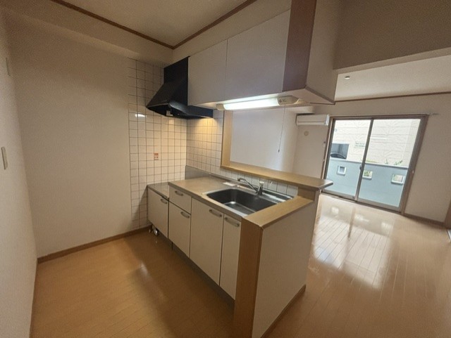 ＪＲ仙石線 榴ケ岡駅 徒歩7分 2階建 築17年のキッチン写真