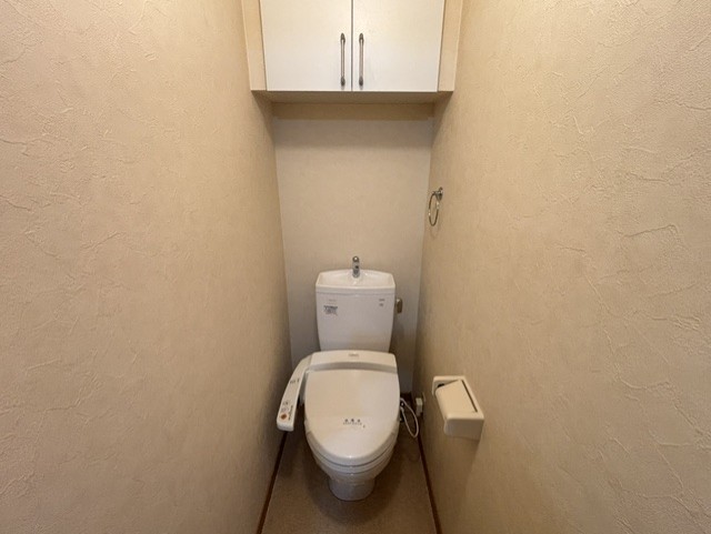 ＪＲ仙石線 榴ケ岡駅 徒歩7分 2階建 築17年のトイレ写真