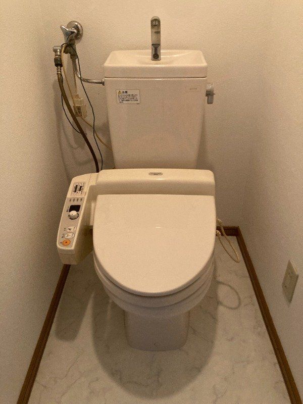 札幌市北区 4階建 築27年のトイレ写真