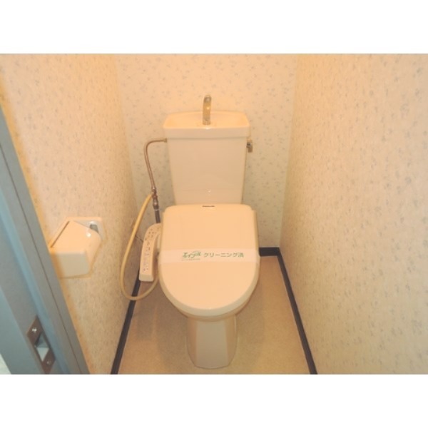 トイレ　同建物別室の画像です。