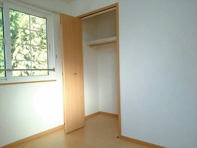 レジデンスヒル ヌマタ IIIの内装写真
