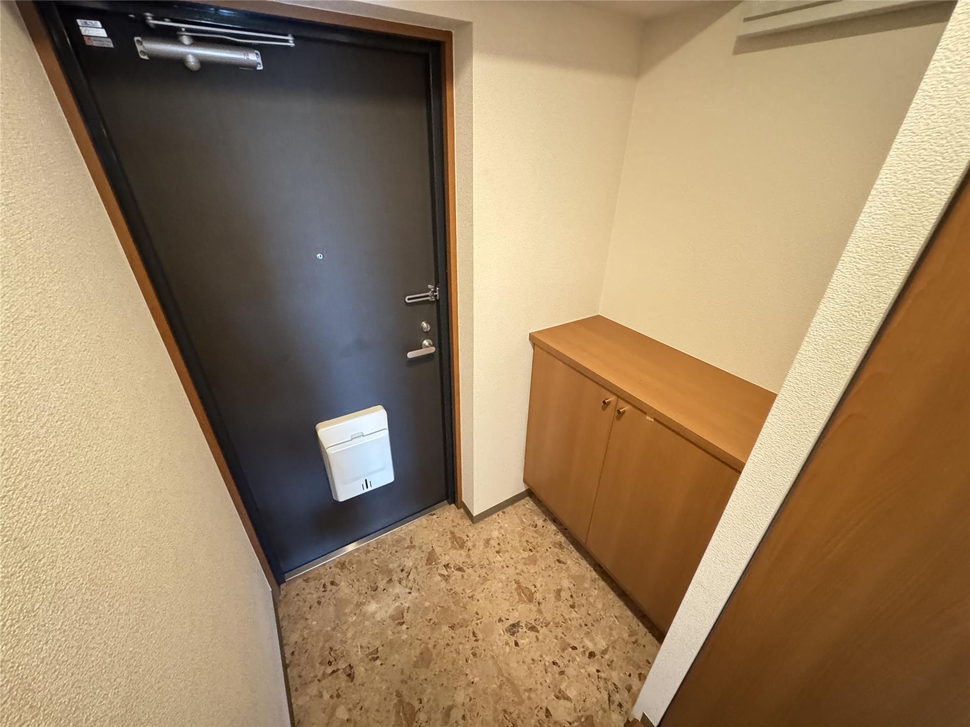 玄関　シューズボックス完備♪