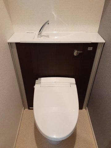エレガンスのトイレ写真