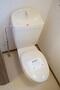 トイレ　落ち着いた色調のトイレです