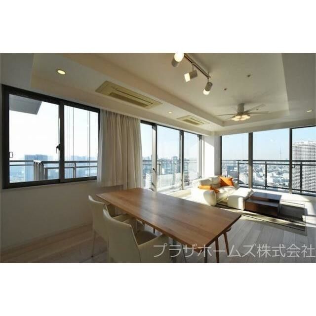 居室・リビング　W Comfort Towers WEST