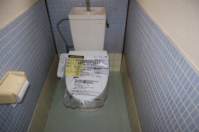 ＪＲ東海道本線 三島駅 1階建 築54年のトイレ写真