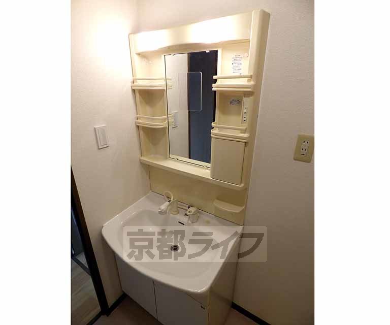 洗面設備　独立洗面台です。