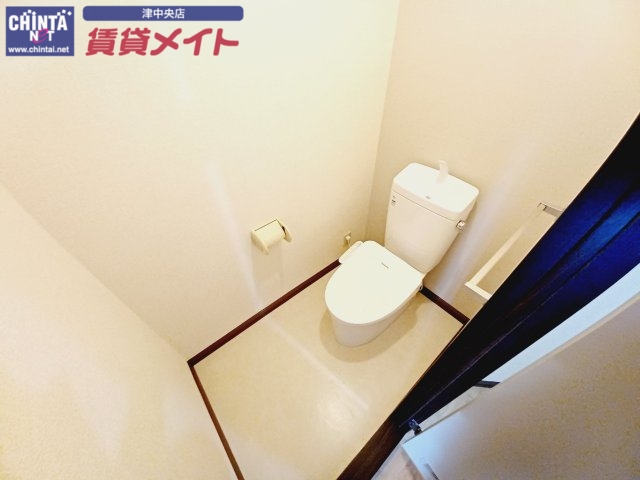 トイレ　同型参考写真