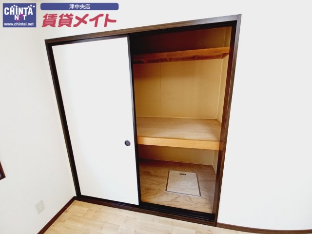収納　同型参考写真