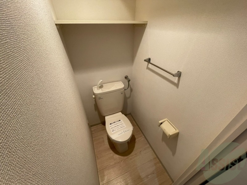トイレ　こちらはトイレです。清潔感があり、安心して使用できます。