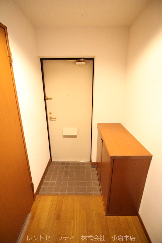 プレステージ上富野の玄関写真