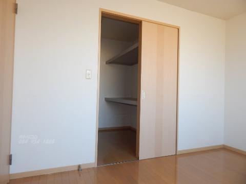 収納　ウォークインクローゼット