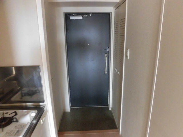 玄関　参考写真　同物件　別タイプのお部屋
