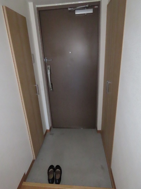 イロハビルの玄関写真