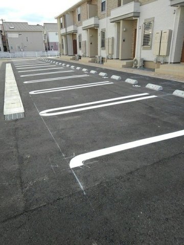 駐車場　車をお持ちの方に嬉しい駐車場付きの物件です