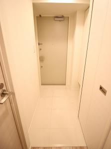 玄関　※別部屋の参考写真です。