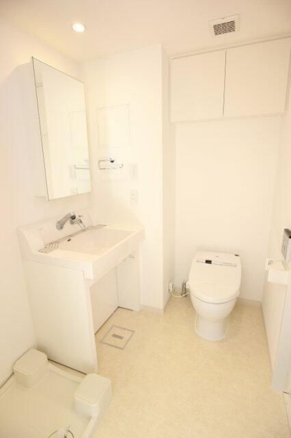 トイレ　写真は同タイプ住居です。