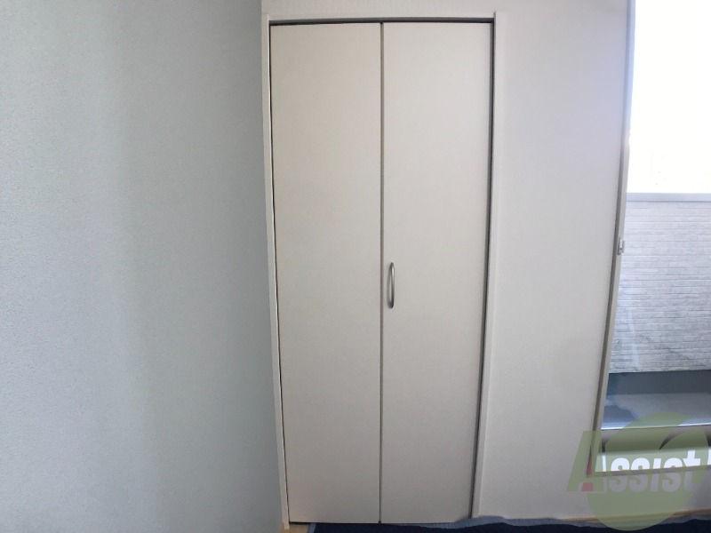 収納　収納はこちらのクローゼットをお使いください。