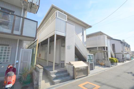建物外観　存在感のある外観は落ちついた色合いで、堂々としていますね。