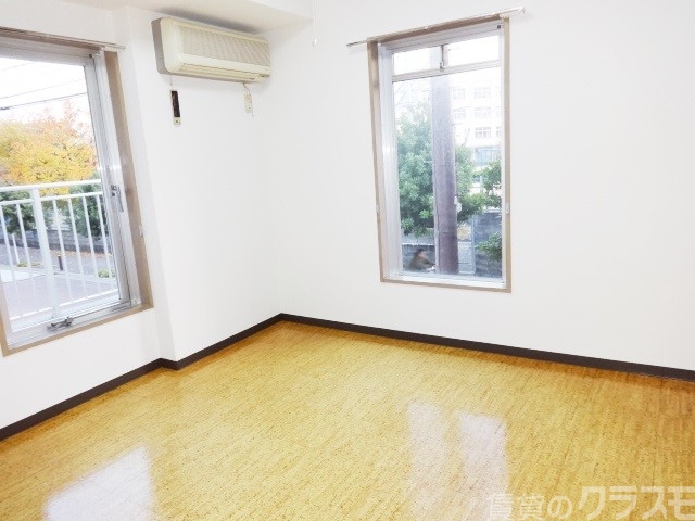 居室・リビング　２面採光の明るいお部屋です！