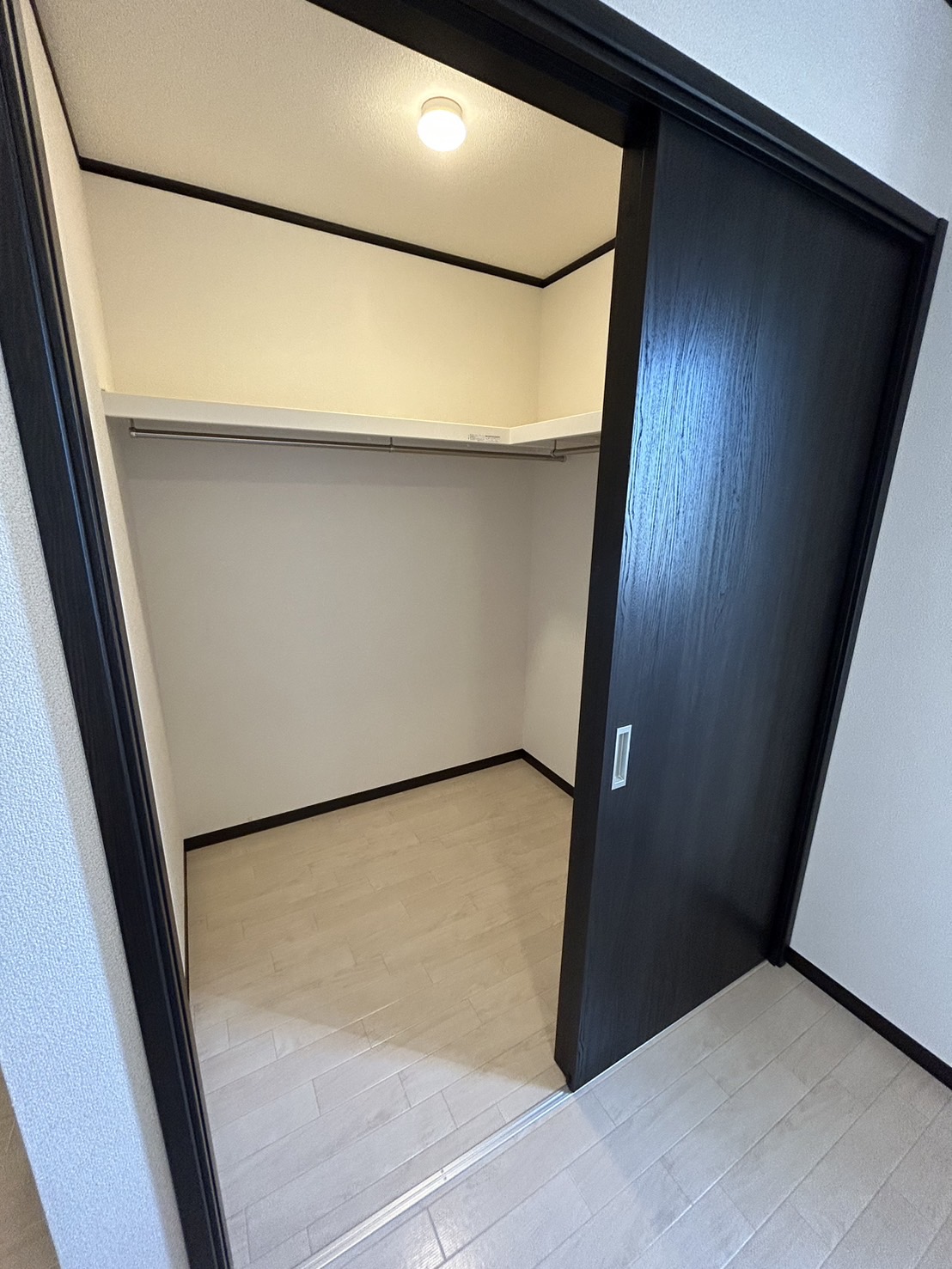 収納　広々ウォークインクローゼット