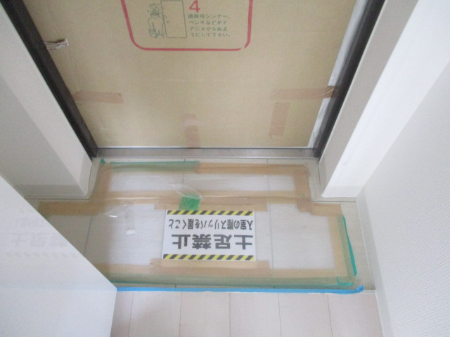 地下鉄四つ橋線 花園町駅 徒歩3分 8階建 築5年の玄関写真