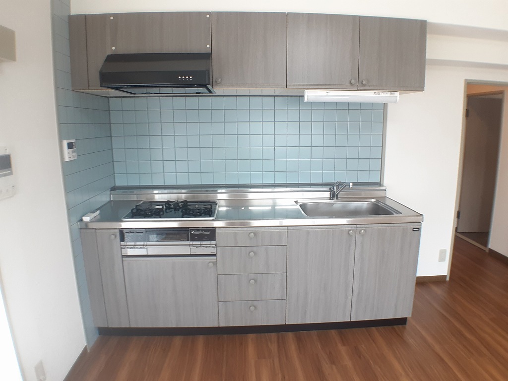 キッチン　別部屋参考写真です