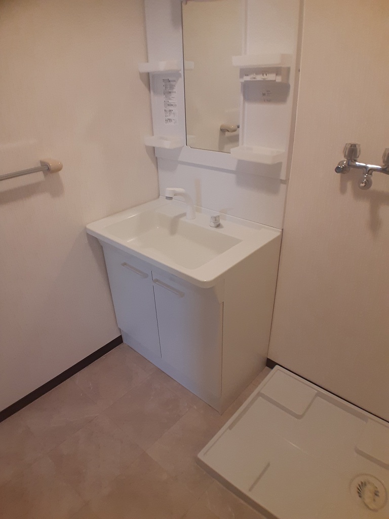 洗面設備　別部屋参考写真です